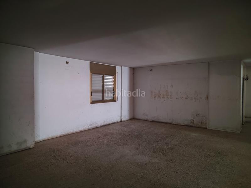 Foto b0840d03-db9b-4670-8e9a-cdcd993c0469. Geschäftsraum in carrer de l'escultor llimona 4 in Viladecans