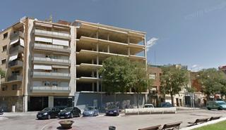 Édifice à Avinguda de santa eulàlia 189. Obra parada de 34 pisos y 34 plazas de parking