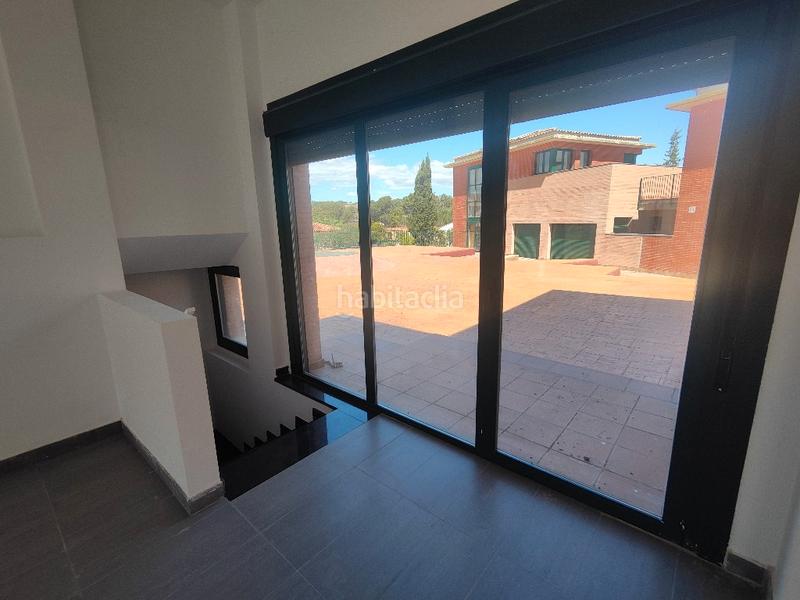 Foto 0ebce257-6132-4ff7-be90-0b3990355abc. Casa aparellada a Olèrdola