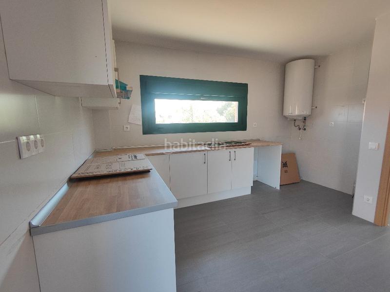 Foto 70f4a9a4-0ba0-43bc-9e40-d28a51de7b9d. Casa aparellada a Olèrdola