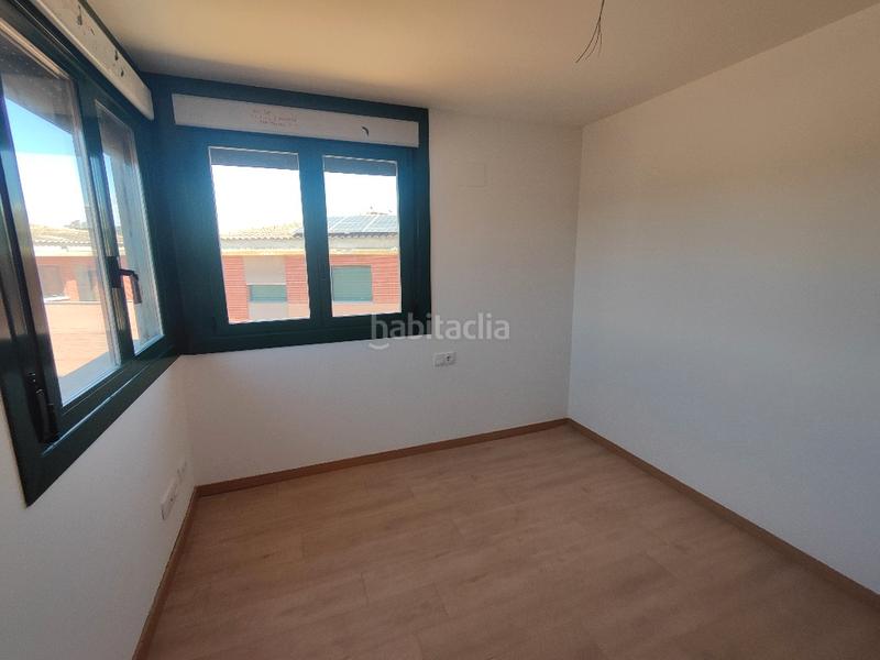 Foto a038164b-cd31-40b1-8250-e0390bb5e4b7. Casa aparellada a Olèrdola