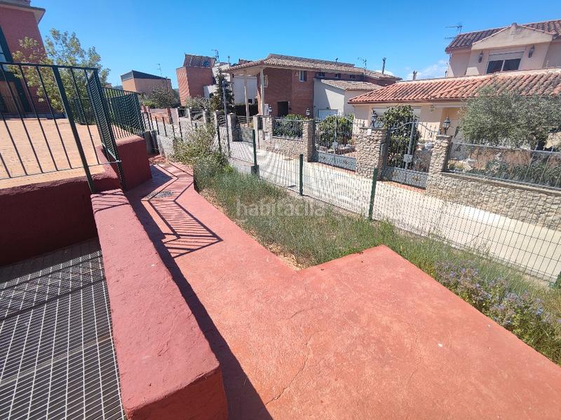 Foto b078ef57-4b64-4981-84de-d3c3d549151b. Casa aparellada a Olèrdola