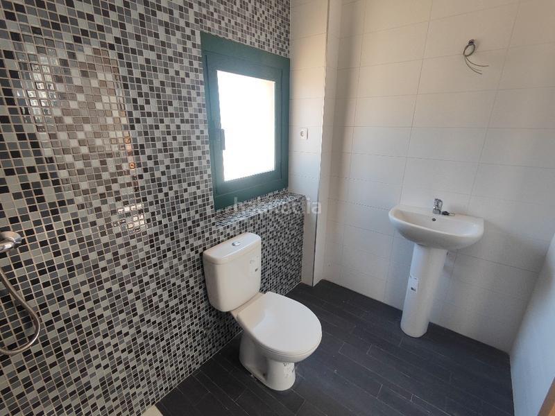 Foto caa9b38c-5b24-4a48-92ce-31d56fb2b9f1. Casa aparellada a Olèrdola