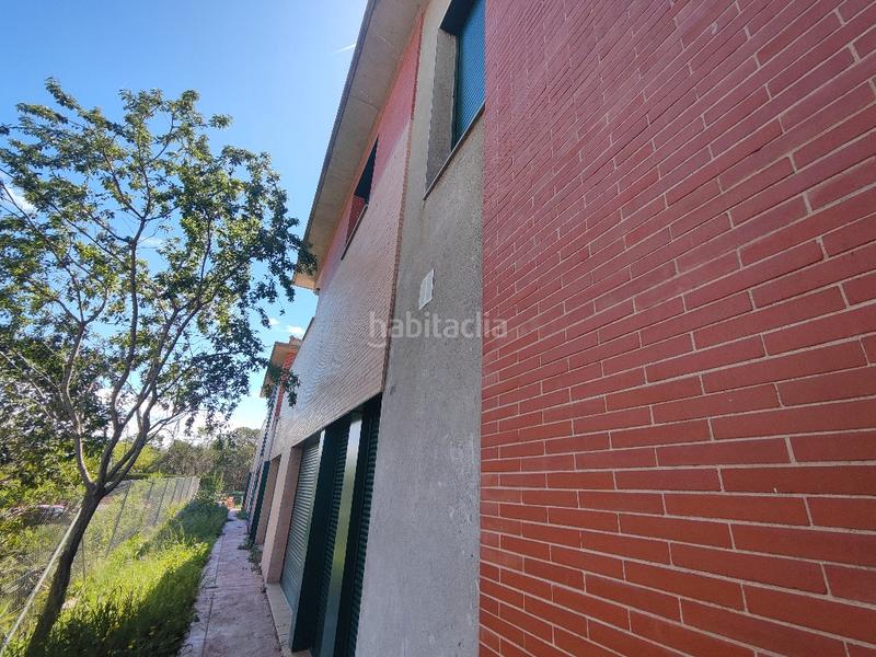 Foto cb643364-a62c-487a-86c1-0342ecfd3ff0. Casa aparellada a Olèrdola