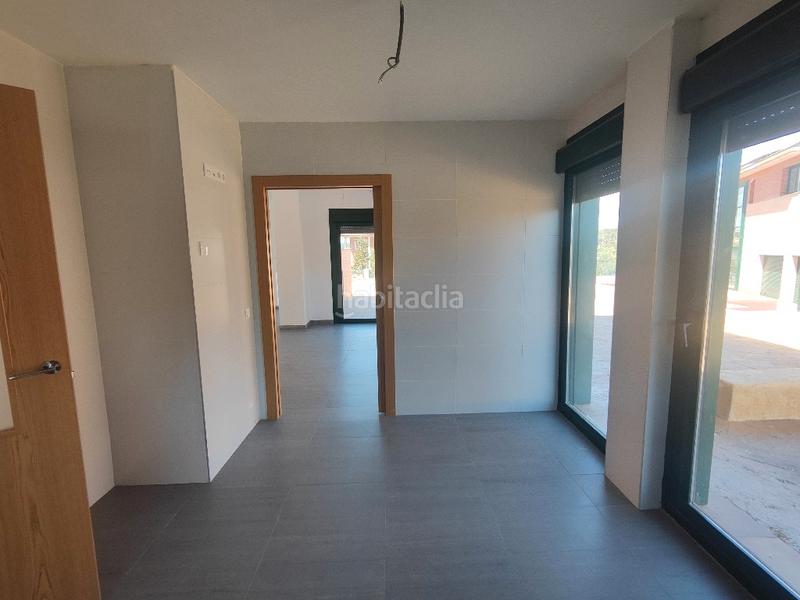 Foto d47fcd36-dc7d-484d-966d-6202c5e302ec. Casa aparellada a Olèrdola