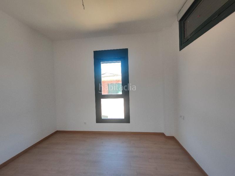 Foto e62738ad-cae2-4702-8a9f-7d019f5d287b. Casa aparellada a Olèrdola