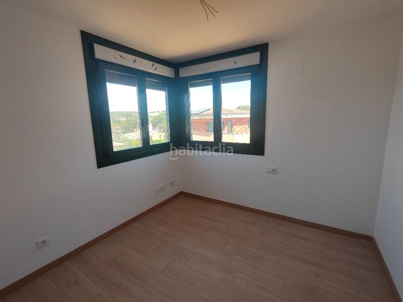 Foto fa74bbb9-5c8d-4085-ac27-ca340d0dbcbe. Casa aparellada a Olèrdola