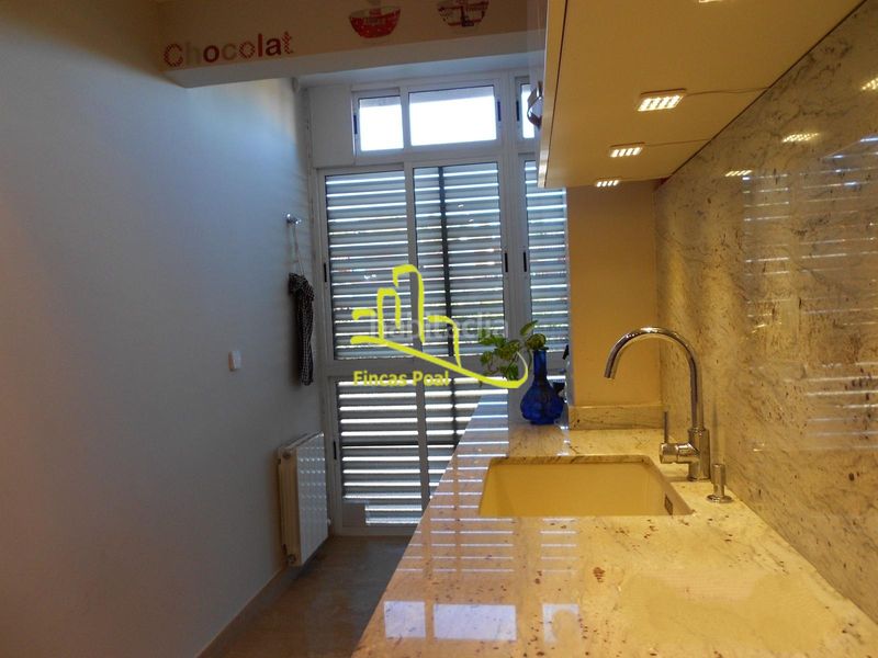 Foto c640eb26-4b6f-4004-99c3-dd75af280ba4. Pis amb calefacció aparcament piscina a Baixador Castelldefels