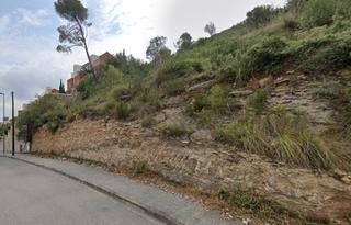 Wohngrundstück in Carrer moreneta 26. Amplia parcela de 900m2