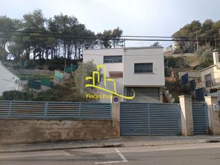 Casa  Carrer velázquez. Oportunidad a reformar