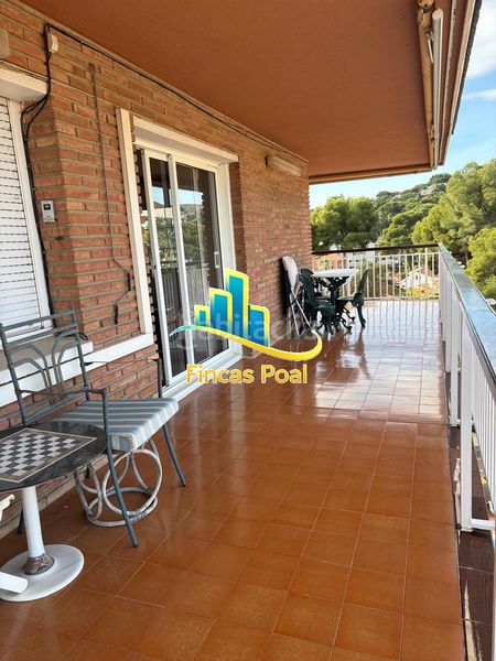 Foto f217706e-34b4-41a3-ab3b-48e627ab4821. Pis amb xemeneia calefacció piscina a Montmar Castelldefels