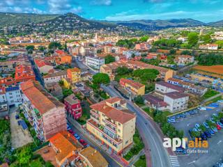 Apartament  Puigcerver. Piso muy amplio con terraza grande en centro de calonge y a poco