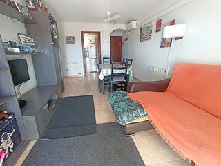 Apartament a Mossèn gaspar bosch 45. Soleado piso, con ascensor en el edificio.