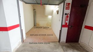 Aparcament cotxe  De las orquideas. Plaza de garaje en venta con zona trastero