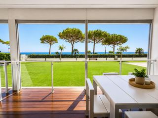 Appartement in Reina fabiola 28. Primera linea de mar platja daro con licencia turistica