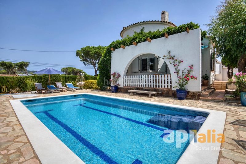 Foto ec2426ae-103e-4e5c-bfbf-2eb083b70a03. Xalet amb aparcament piscina a Cabanyes-Mas Ambrós-Mas Pallí Calonge