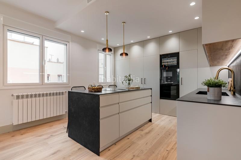 Foto 1d57bc43-252b-40be-92e6-289343b14d06. Pis amb calefacció aparcament a Gaztambide Madrid