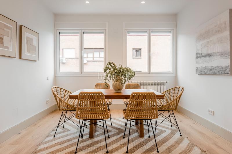 Foto a5f5021c-da67-4872-aeeb-d36cb66d7ff8. Pis amb calefacció aparcament a Gaztambide Madrid