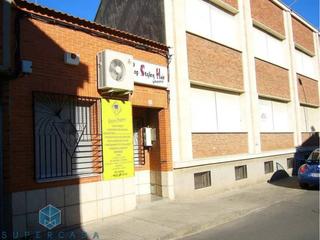 Local commercial  Mazarambroz. Local en venta en sonseca