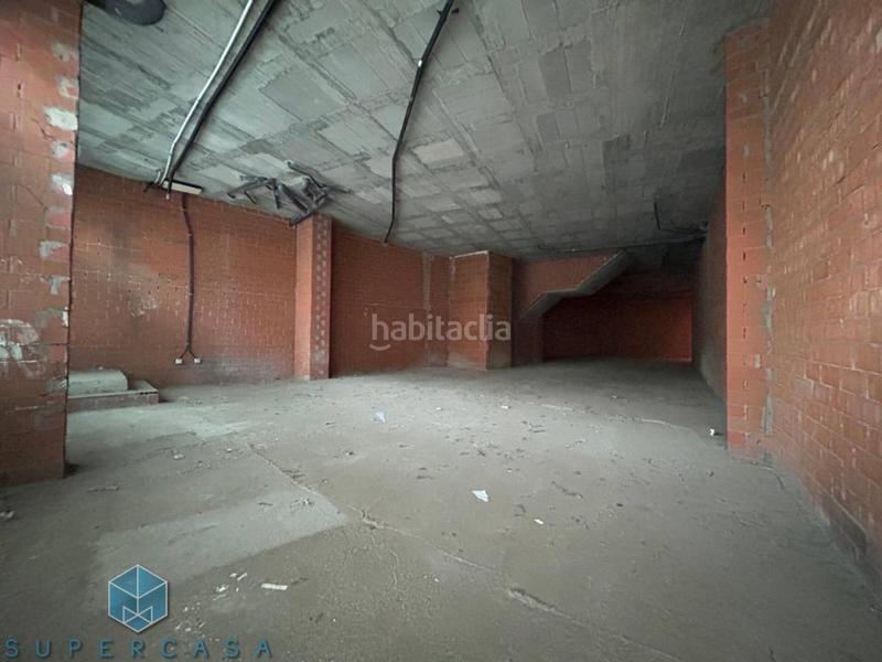 Foto 0c7a0594-ef1f-40ec-a7ee-92296cbe8a7b. Locale commerciale in Mora