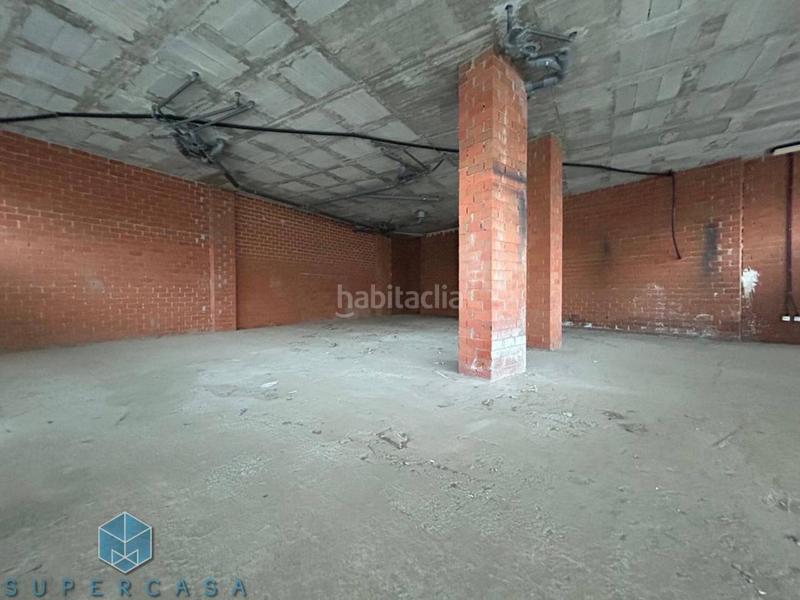 Foto 30aa9bcf-2303-4ff2-aa57-c2b695a412e4. Locale commerciale in Mora