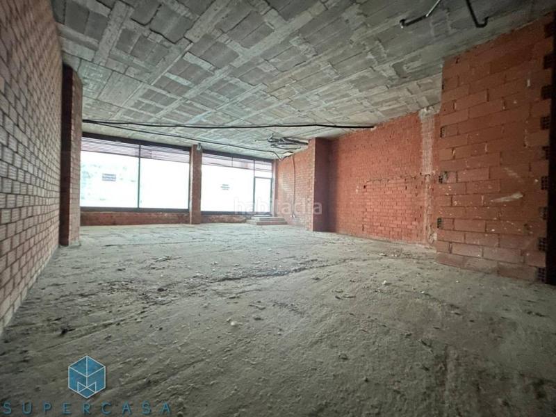 Foto a5618e23-cde5-4bb2-940a-d4cd4d17c784. Locale commerciale in Mora