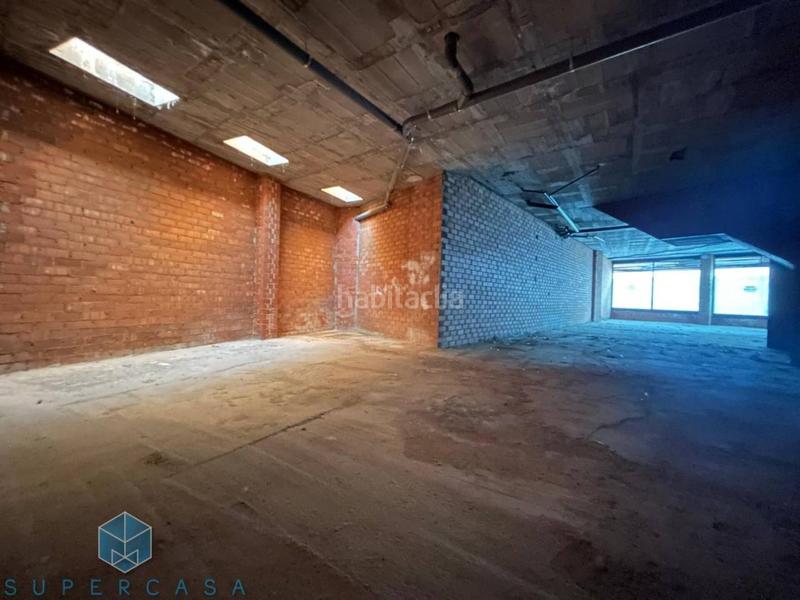 Foto dcd9aef2-2533-4f32-8b16-bf755faef049. Locale commerciale in Mora