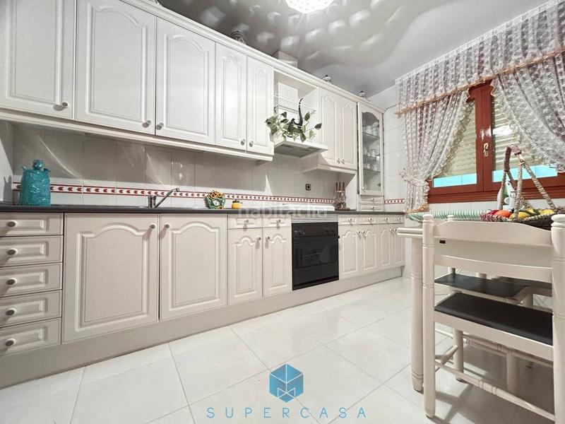 Foto 0e225d67-e060-44ec-9a4f-b87cbb125e26. Casa amb calefacció aparcament a Lillo