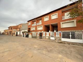 Casa adossada  Ollerías. Chalet adosado en venta en consuegra