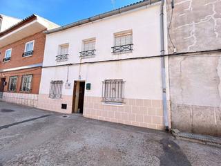 Casa  General moscardó. Casa unifamiliar en venta en navahermosa
