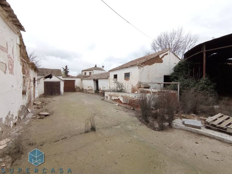 Foto f1fa98f1-99d8-4a99-ab94-c46aba83fe24. Casa amb aparcament a Polán
