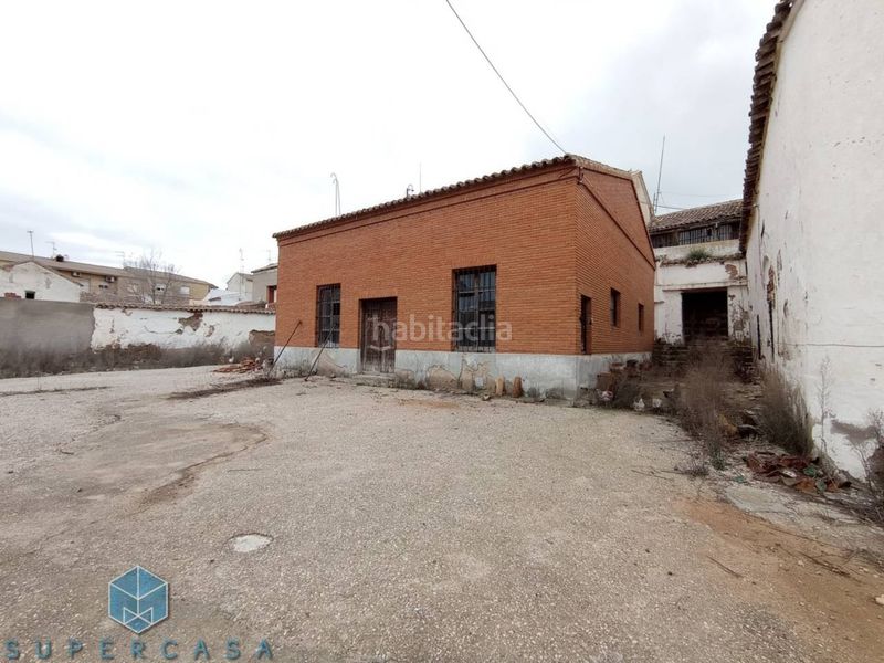 Foto f7fada8c-4421-430f-9166-d1bff4de9e77. Casa amb aparcament a Polán