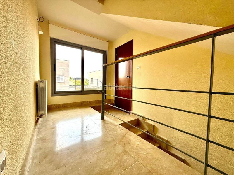 Foto deb73a38-920f-4d9f-8c56-7f620f498a4c. Casa aparellada amb calefacció aparcament piscina a Bargas