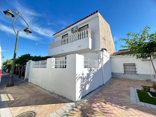 Casa  Avenida sagra. Casa unifamiliar en venta en numancia de la sagra