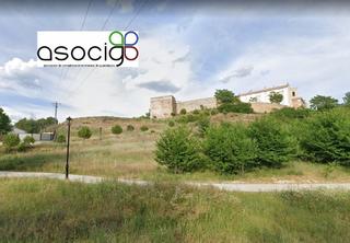 Finca rústica  Olmos. Parcela urbana en venta en el centro de pareja guadalajara