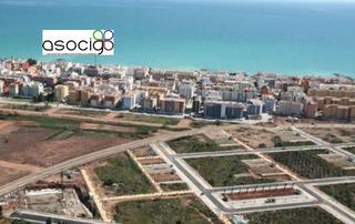 Terreny residencial  Calle coruña. Solar en venta en moncófar para residencial plurifamiliar libre