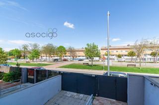 Reihenhaus  Bulevar de las sirenas. Exclusivo chalet en zona residencial de guadalajara con 6 dormit