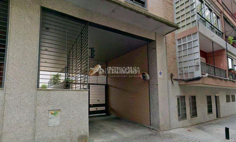Foto 6b2bb7e5-9945-4a43-ae5b-3968f3302e33. Aparcament cotxe a Lucero Madrid