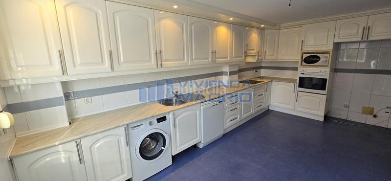 Foto 400661c8-efb4-43ed-9ec0-cfb2277d9b9a. House with heating pool in Valdebebas - Valdefuentes Madrid