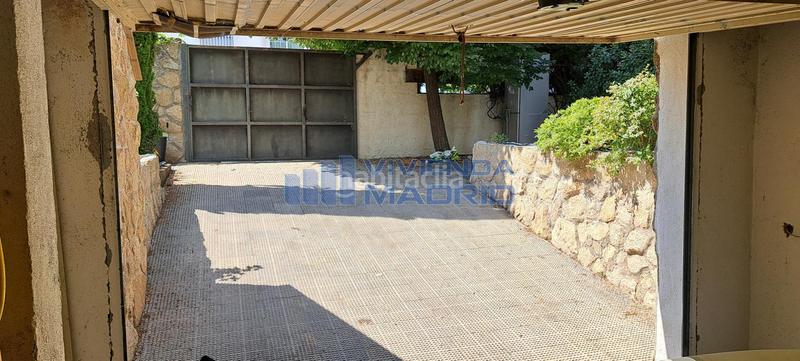 Foto 1087165c-e340-4ded-b2ff-65e0945c0760. Casa con riscaldamento piscina in Valdetorres de Jarama