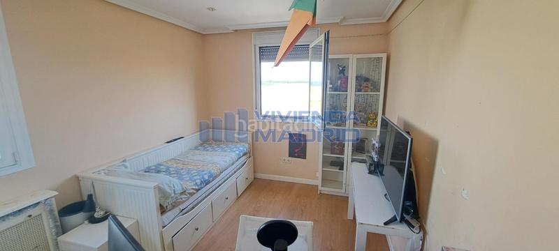 Foto 1e228a0b-44d5-45d1-b53f-aec62e662f6e. Casa con riscaldamento piscina in Valdetorres de Jarama