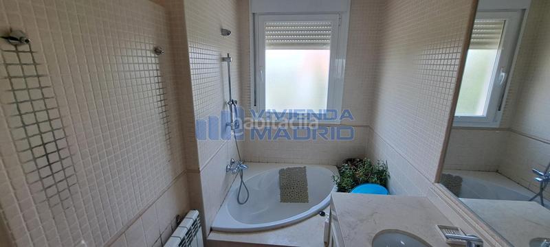 Foto d7ce56ba-aa90-43cd-8382-bad7a6fbf6c7. Casa con riscaldamento piscina in Valdetorres de Jarama