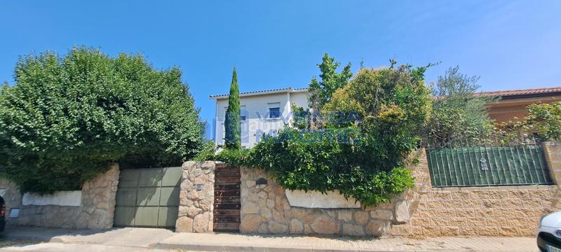 Foto e251480b-e0d4-4f5c-926e-5c0a64275ed6. Casa con riscaldamento piscina in Valdetorres de Jarama