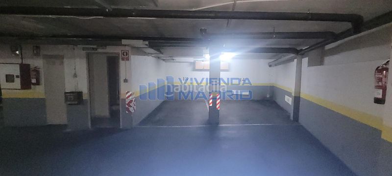 Foto 241e35d7-1173-40ea-987c-a5a6ff93a096. Aparcament cotxe a Algete centro Algete