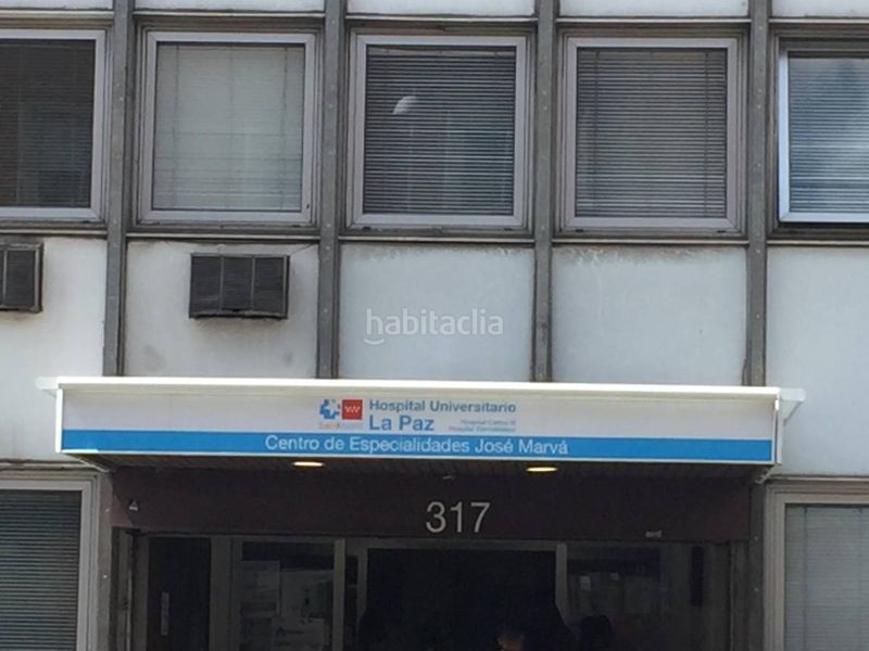 Foto eeb77222-b5d4-4a74-8c73-9e1f81208270. Parking coche en Valdeacederas Madrid