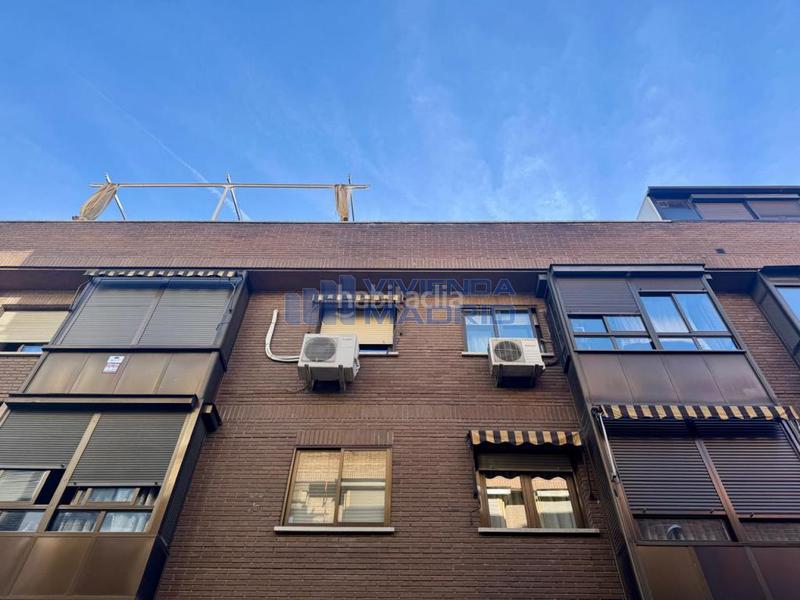 Foto a0e0bb1b-0dfd-4a20-8613-a807113ddafb. Etagenwohnung mit heizung in Valdeacederas Madrid