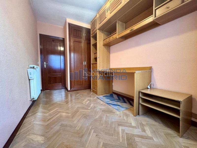 Foto 97bf7db8-a7cf-44bb-acd9-d6a41503ddf6. Flat with heating in Valdeacederas Madrid