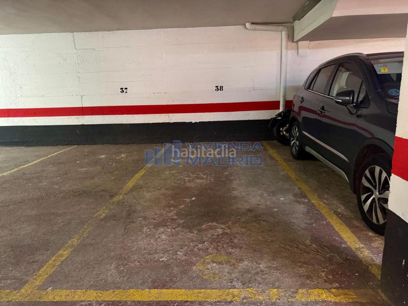 Foto b0f464bf-49b9-4e64-a560-f213c9a73875. Flat with heating in Valdeacederas Madrid