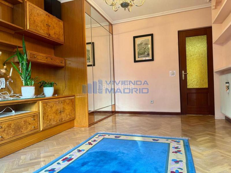 Foto 3931a086-d589-4edc-8979-051cb52917a2. Piso en Valdeacederas Madrid