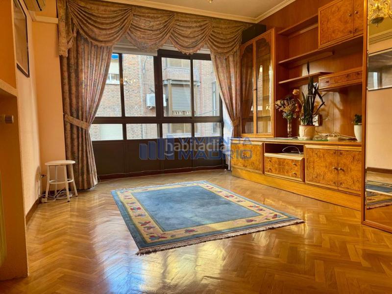 Foto 75dfa20f-783a-41e1-a0fb-75b16b2ff2dc. Piso en Valdeacederas Madrid